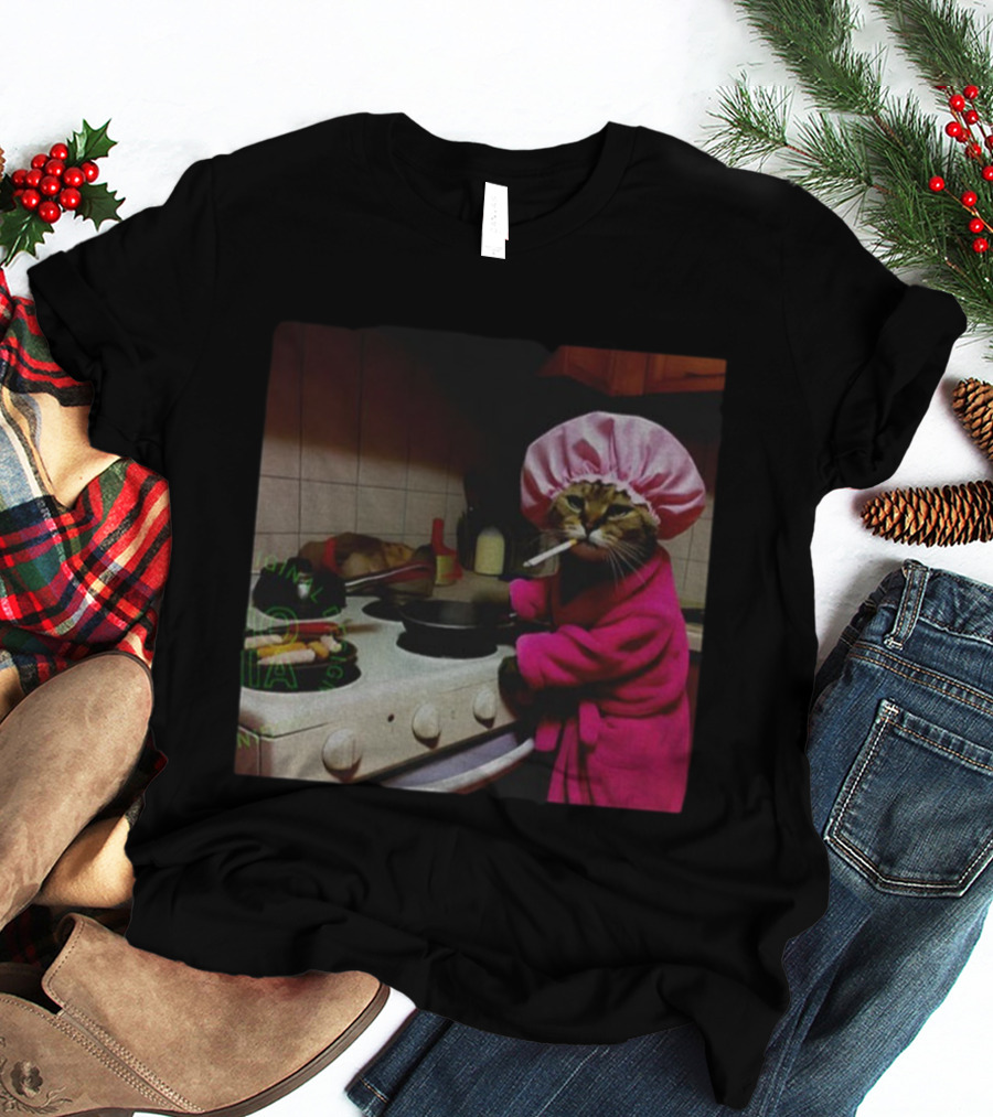 Housewife Cat Smoking Cooking Meme In Pink Bathrobe And Shower Cap T-Shirt