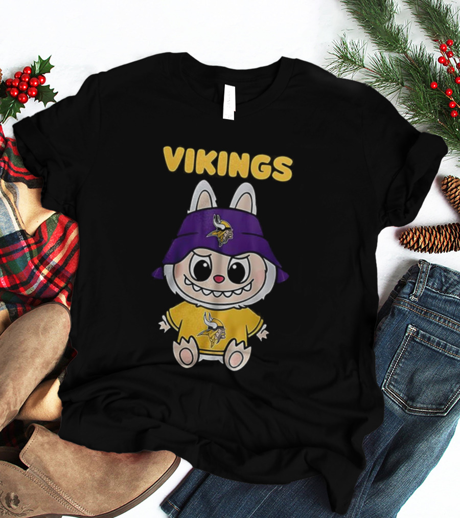 Minnesota Vikings Labubu Character With Purple Cap And Team Logo T-Shirt