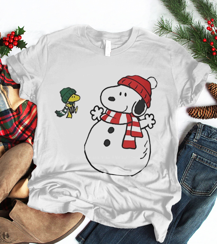 Snoopy And Woodstock Christmas Holiday Snowman Scene T-Shirt