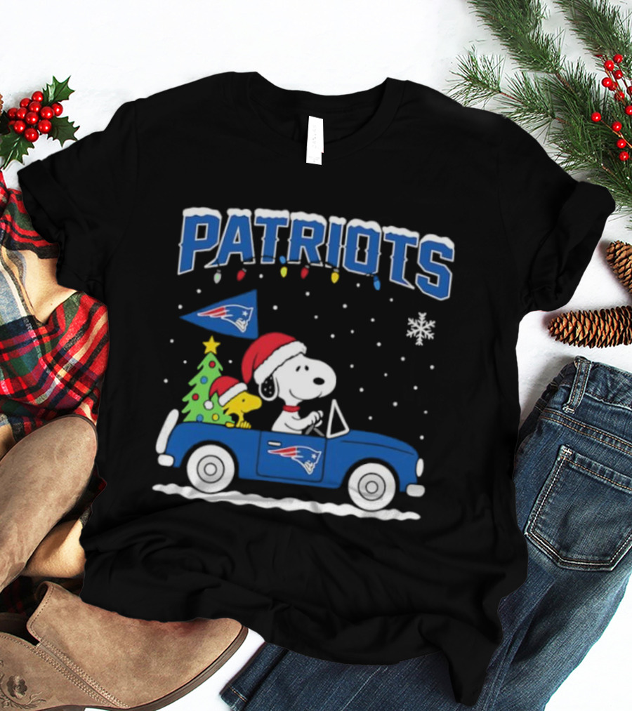 Snoopy Woodstock Santa Christmas New England Patriots Car T-Shirt