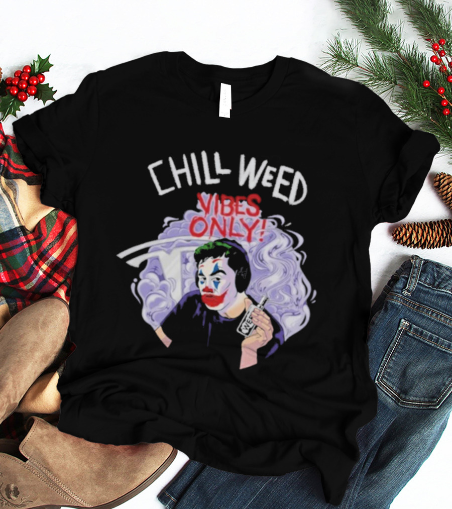 Chill Weed Vibes Only Joker Holding Tesla Symbol Smoke Art T-Shirt