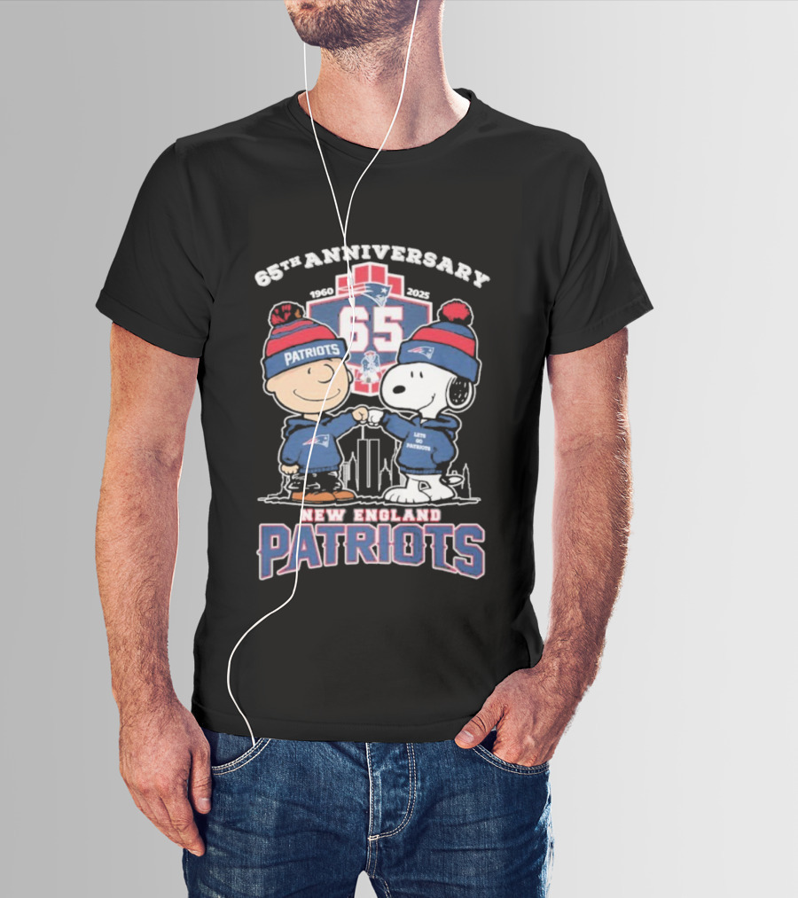 Snoopy Charlie Brown New England Patriots 65th Anniversary 1960 2025 T-Shirt