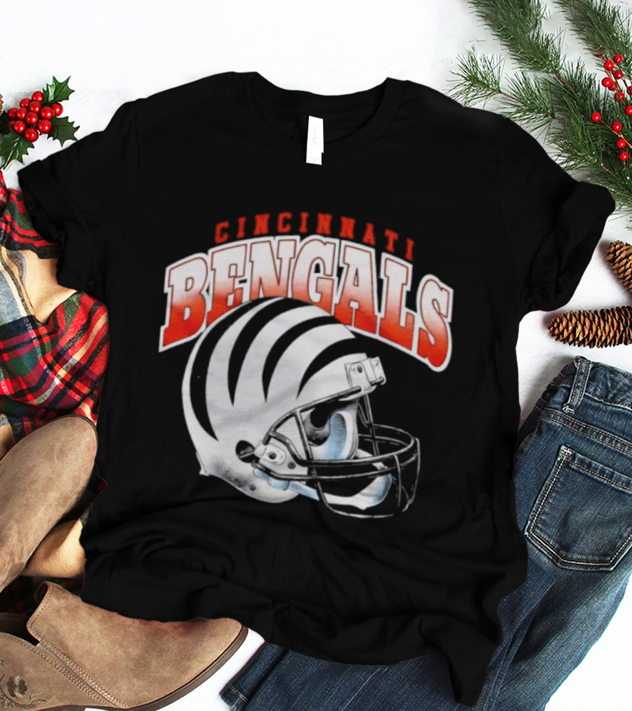 Cincinnati Bengals Gradient Helmet T-Shirt