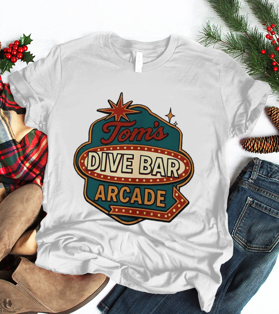 Tom's Dive Bar Arcade Retro Sign Neon T-Shirt