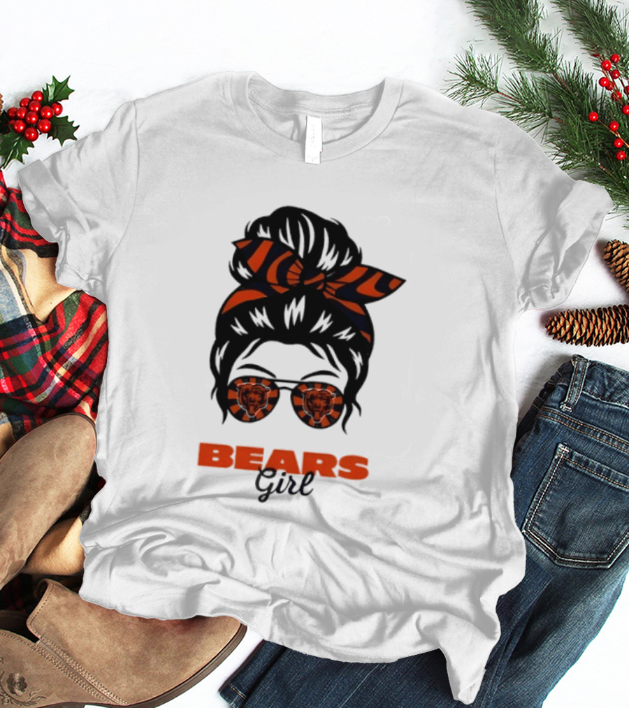 Chicago Bears Girl Messy Bun Glasses Football Fan T-Shirt