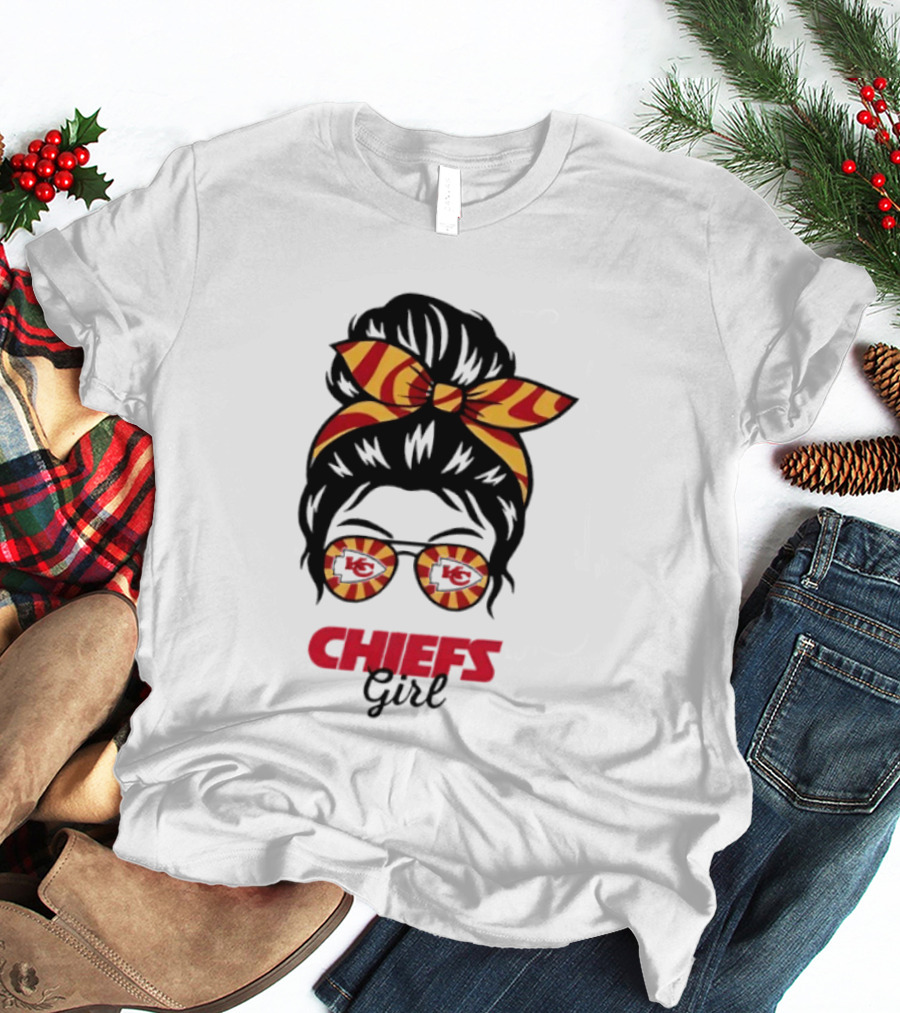Kansas City Chiefs Girl Messy Bun With Striped Bow And Glasses T-Shirt