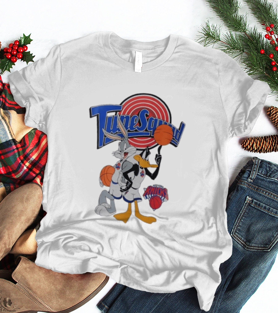 TuneSquad Bugs Bunny Daffy Duck New York Knicks Basketball Sports T-Shirt