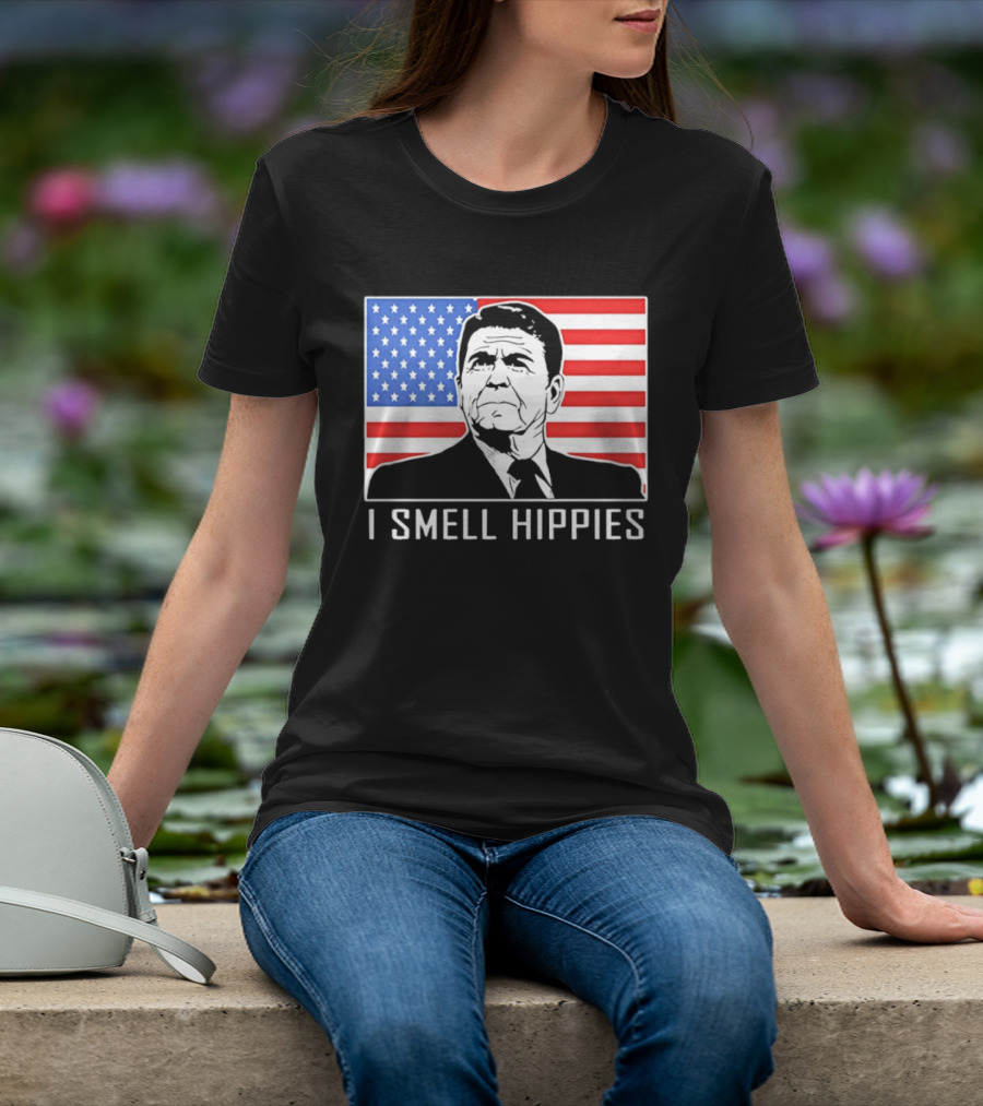 I Smell Hippies Ronald Reagan American Flag Stars And Stripes T-Shirt