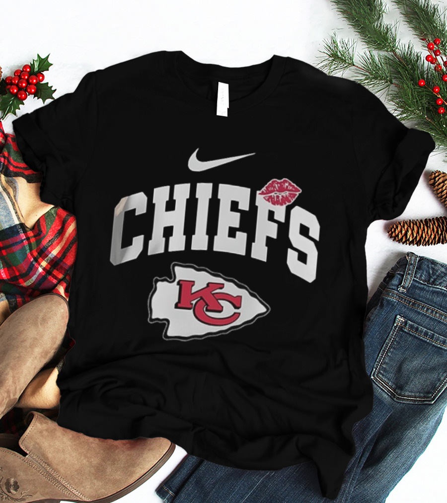 Nike Kansas City Chiefs KC Logo Makeup Lips T-Shirt
