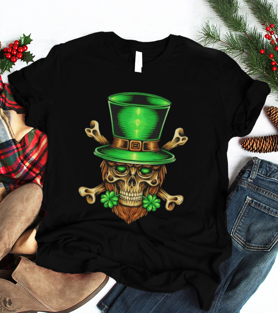Leprechaun Irish Skull Clover Crossbones Green Top Hat St Patrick's Day T-Shirt