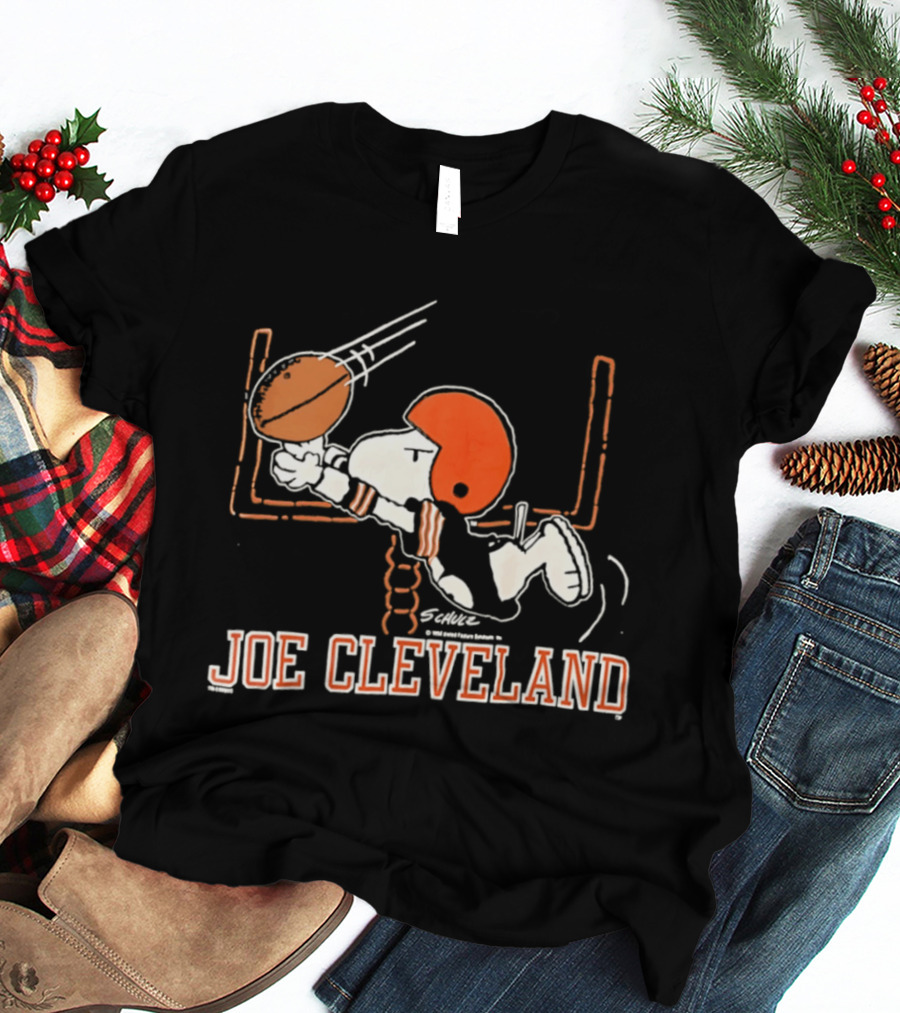 Joe Cleveland Browns Football Peanuts Comic T-Shirt
