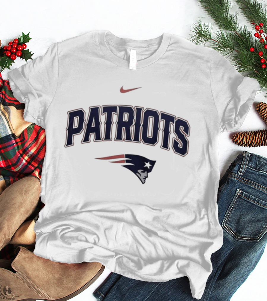 Snoopy Charlie Brown New England Patriots Put On The Armor Of God Let's Go Patriots Nike Patriots T-Shirt
