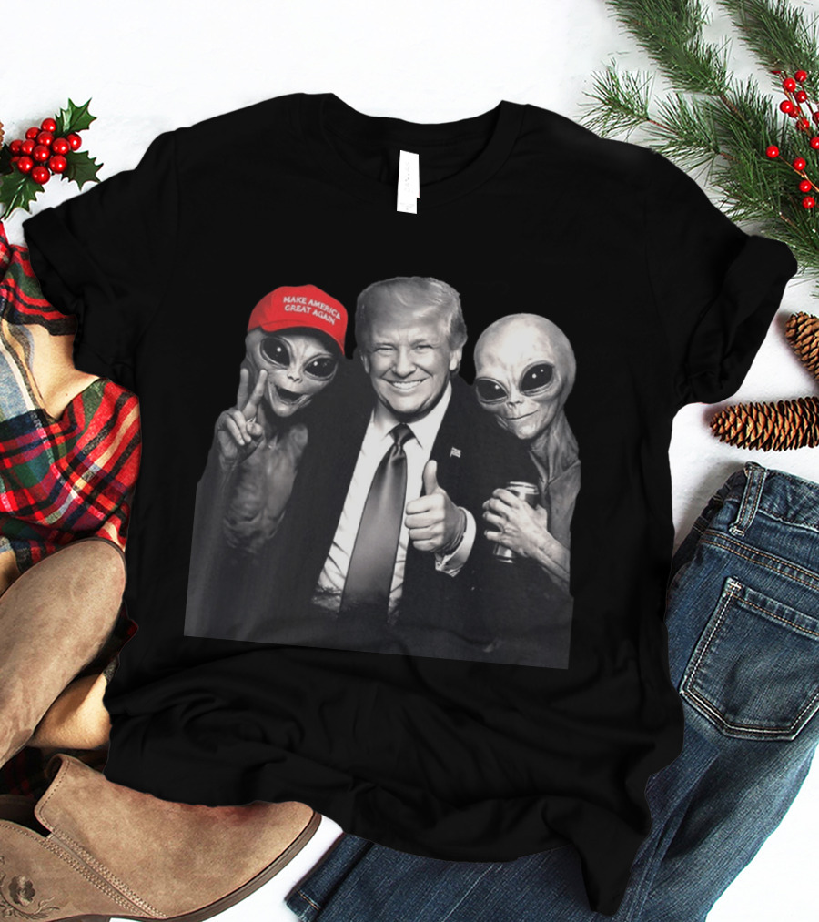 Make America Great Again Trump And Aliens Thumbs Up T-Shirt