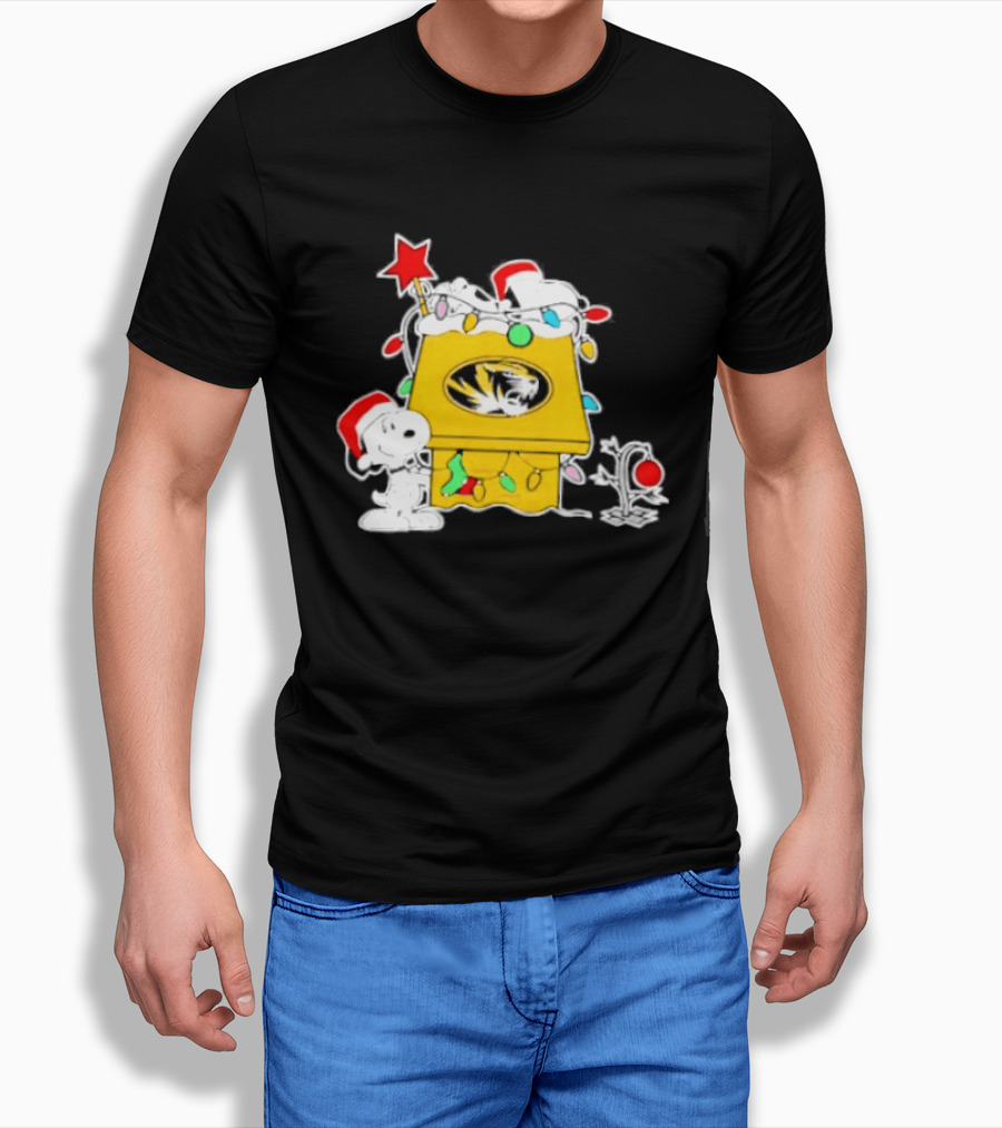 Snoopy Missouri Tigers Christmas Holiday 2025 Peanuts Festive Celebration T-Shirt