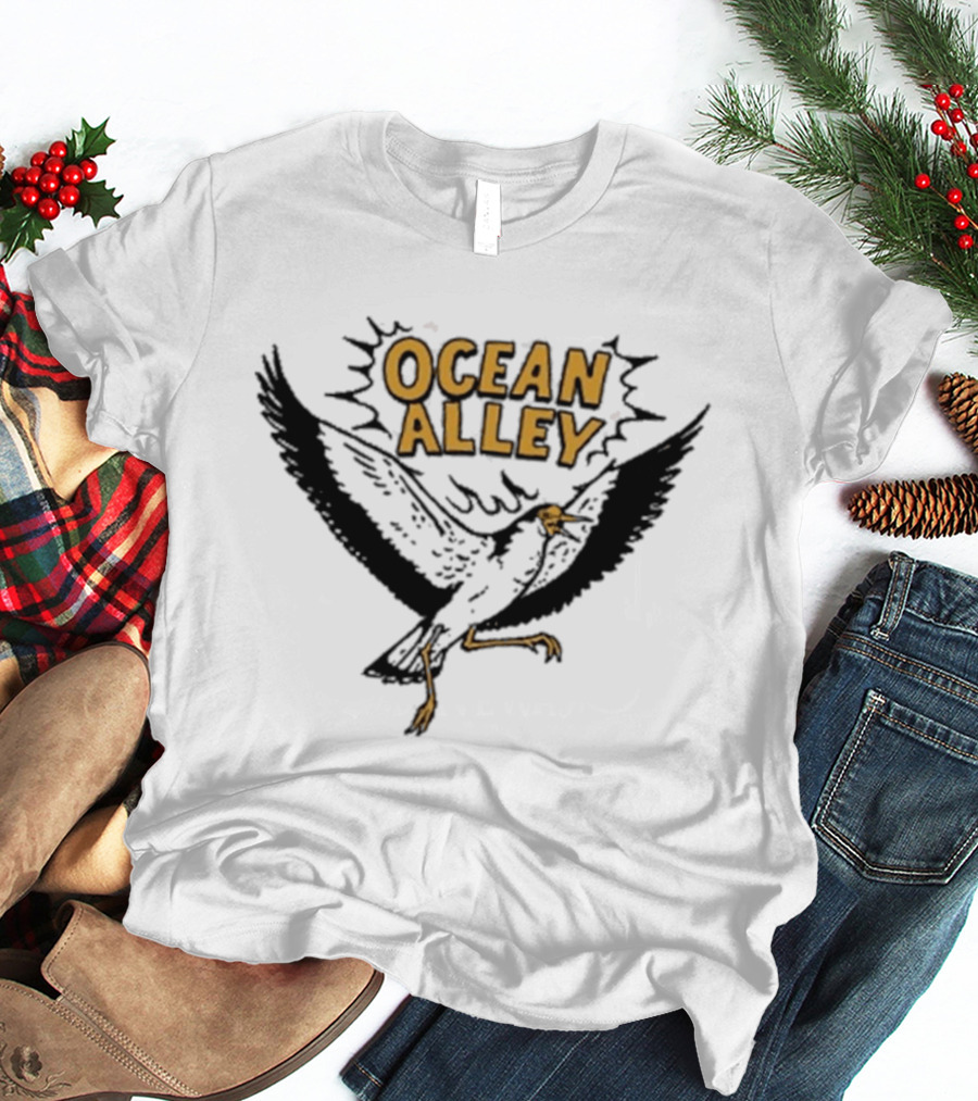 Ocean Alley Lapwing Bird T-Shirt