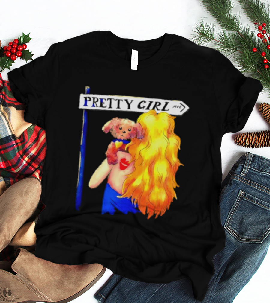 Pretty Girl Avenue Blonde Woman With Teddy Bear And Heart Tattoo T-Shirt