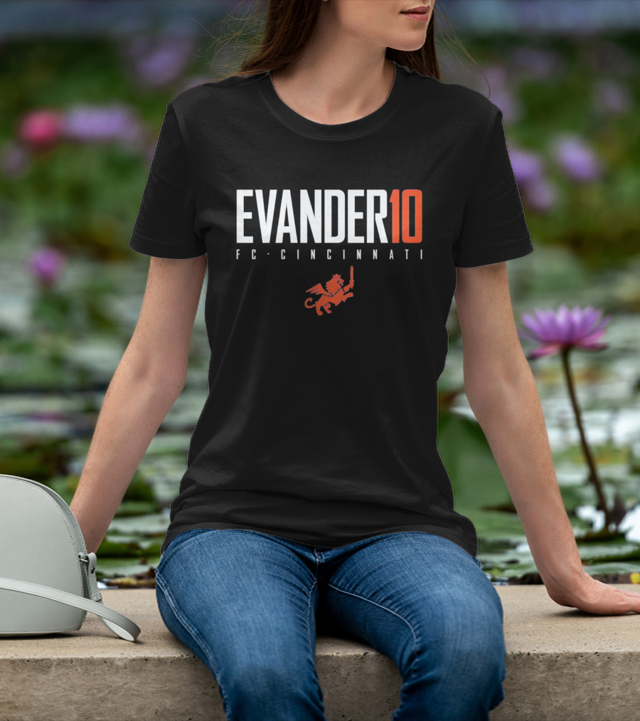 Evander 10 FC Cincinnati Lion Winged Sword T-Shirt