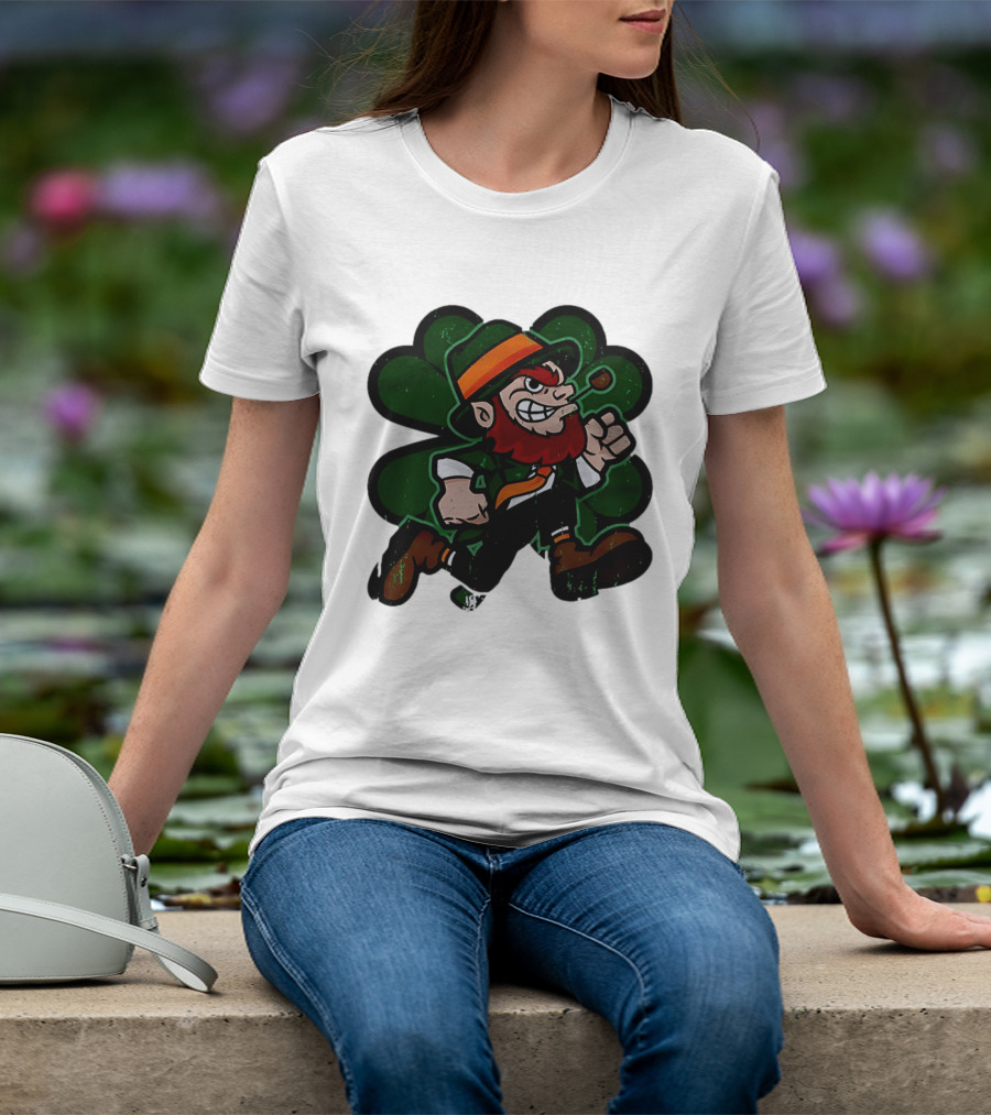 Leprechaun St. Patrick's Day Four Leaf Clover Smoking Pipe Vintage Irish T-Shirt
