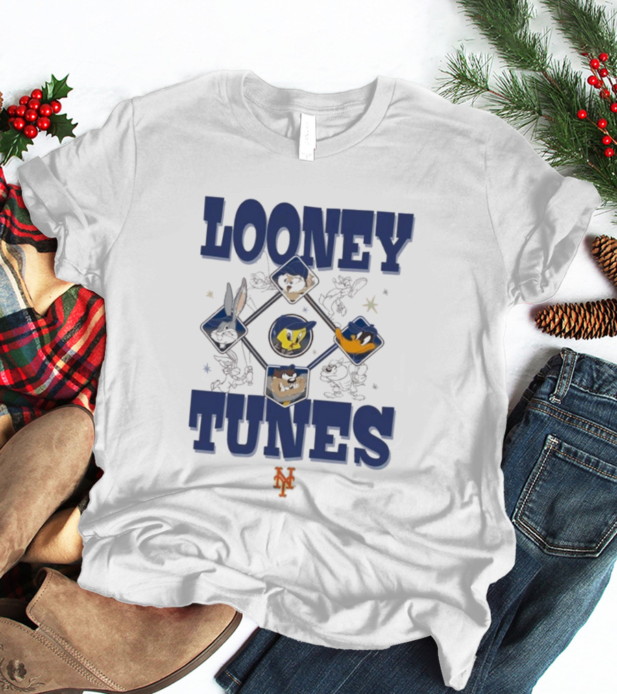 New York Mets Looney Tunes Bugs Tweety Daffy Sylvester Cream New Era T-Shirt