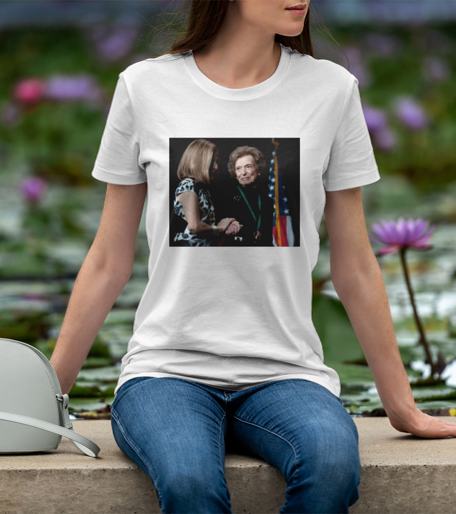 Doris Fisher Co Founder Of The Gap Remembering Legacy And Contributions T-Shirt