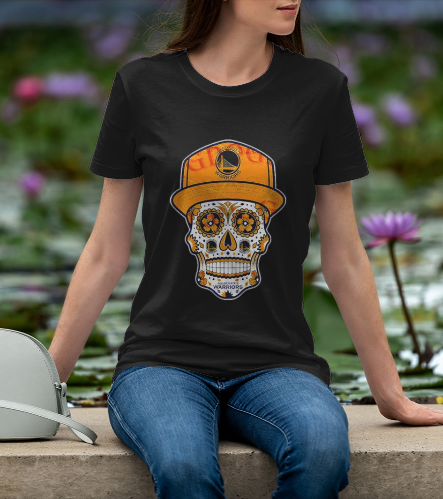 Golden State Warriors Sugar Skull Día De Muertos Cap And Floral T-Shirt