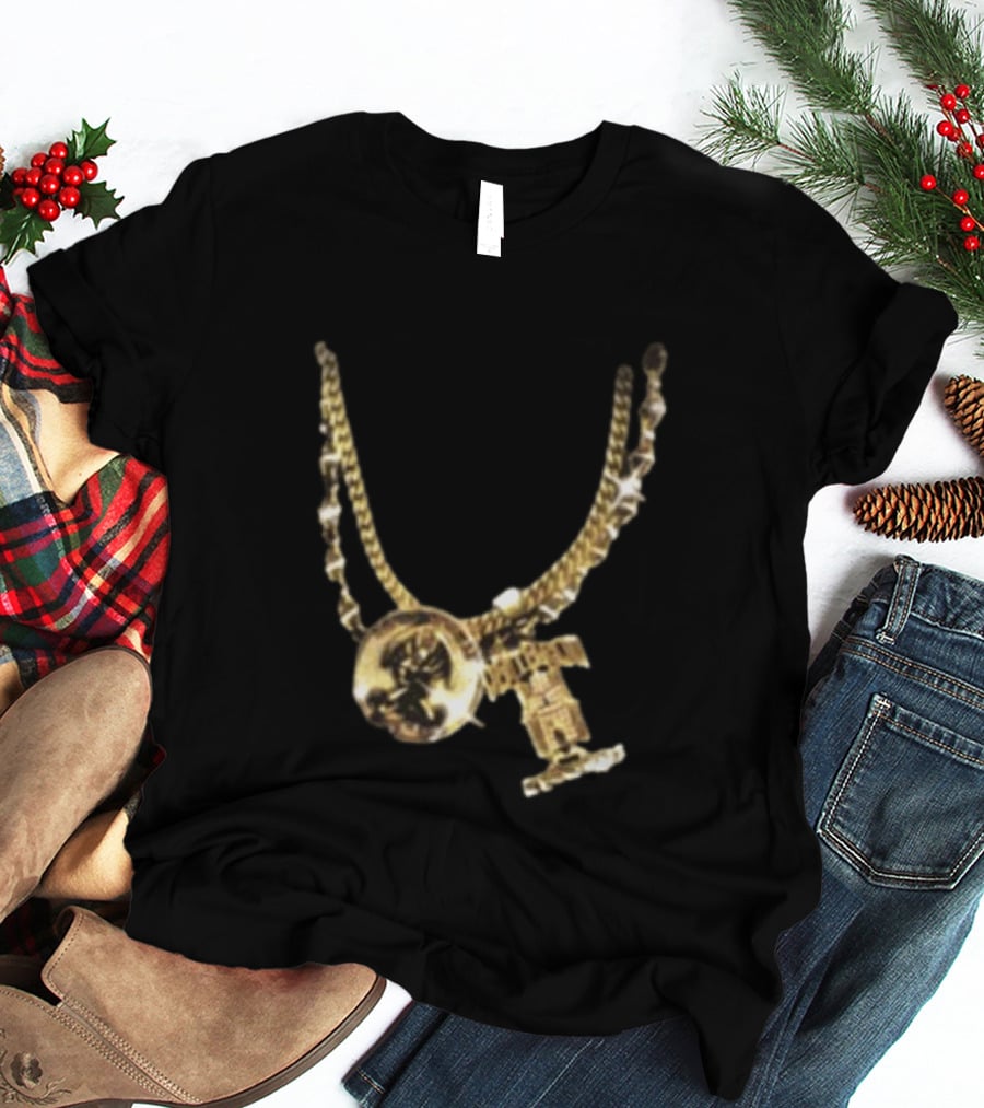 2Pac Gold Necklace Iconic Hip Hop Jewelry T-Shirt