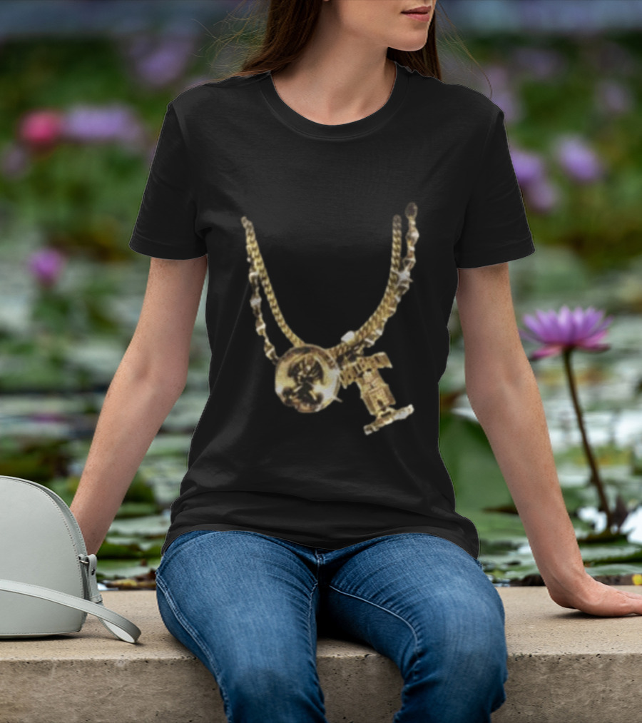 2Pac Gold Necklace Iconic Hip Hop Jewelry T-Shirt