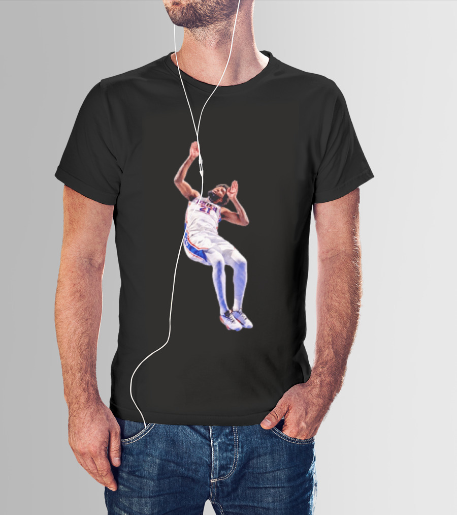 New York Knicks Mitchell Robinson Dunking On Philadelphia Player T-Shirt