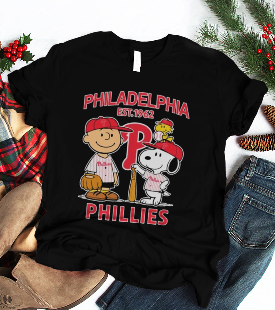 Philadelphia Phillies Est 1962 Snoopy Woodstock Baseball Peanuts T-Shirt