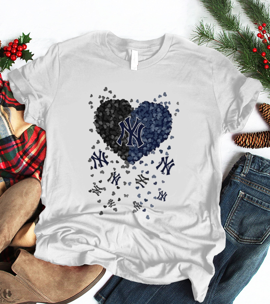 New York Yankees MLB Heart 2026 T-Shirt