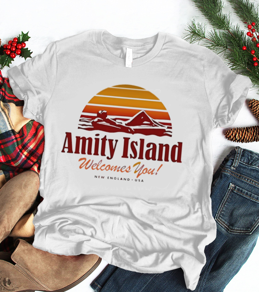 Amity Island Welcomes You New England USA Sunset Scene T-Shirt