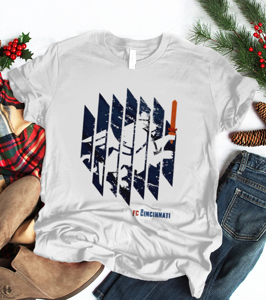 FC Cincinnati Sheared Lion Football Fans Iconic Bold Striped Image T-Shirt