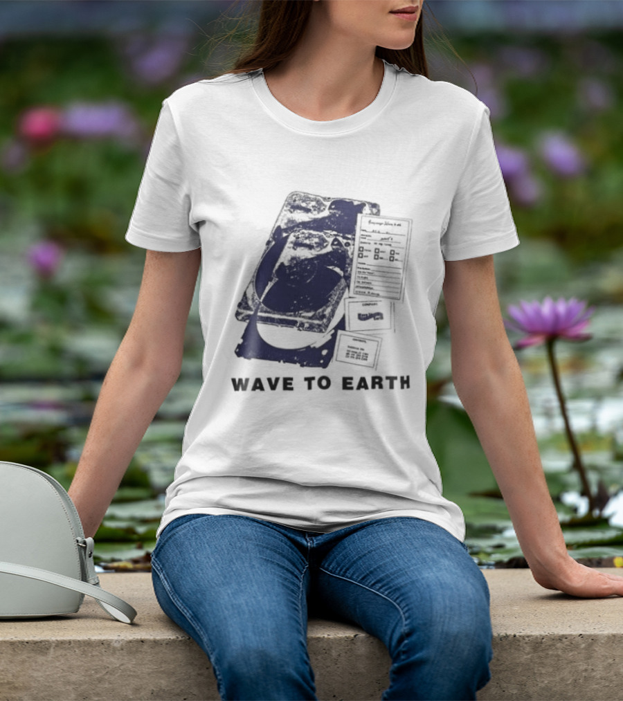 Wave To Earth Vintage Cassette Player Aesthetic T-Shirt