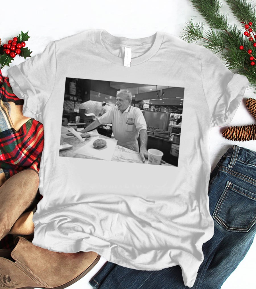 Sam Sianis Cheezborger Legend At Chicago's Billy Goat Tavern Passes Away At 91 T-Shirt