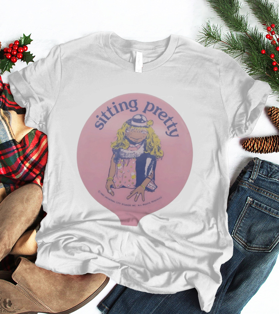 Sitting Pretty 1982 Universal City Studios ET T-Shirt