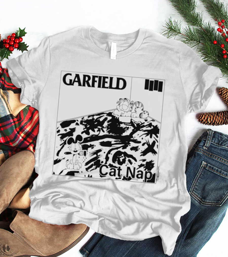 GARFIELD Cat Nap Rug Nap Scene T-Shirt
