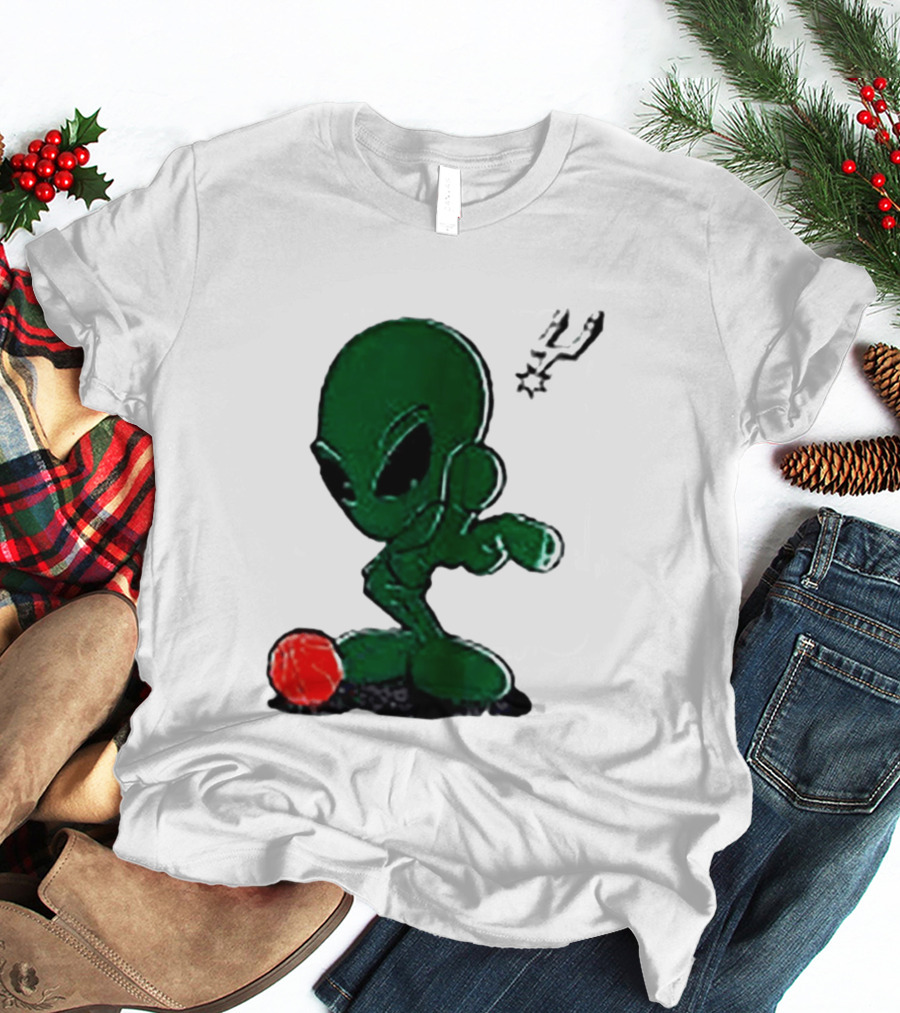San Antonio Spurs Alien Basketball Dribble T-Shirt