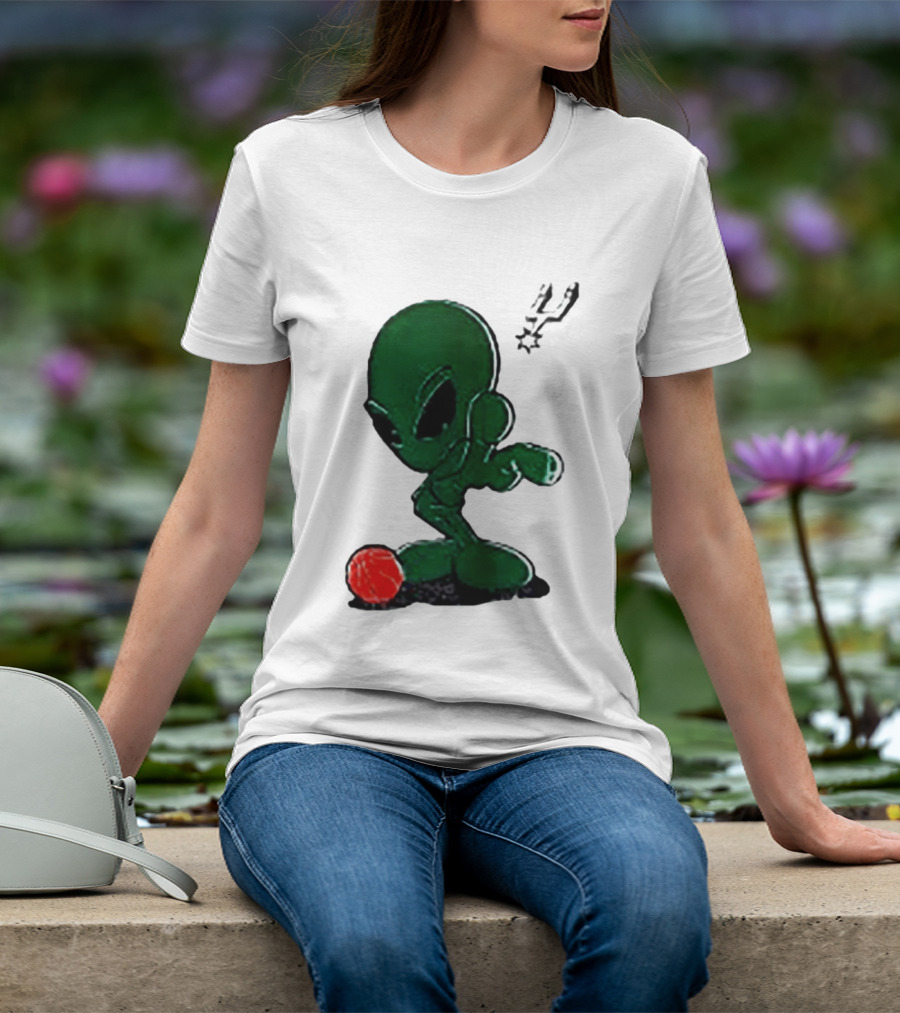 San Antonio Spurs Alien Basketball Dribble T-Shirt