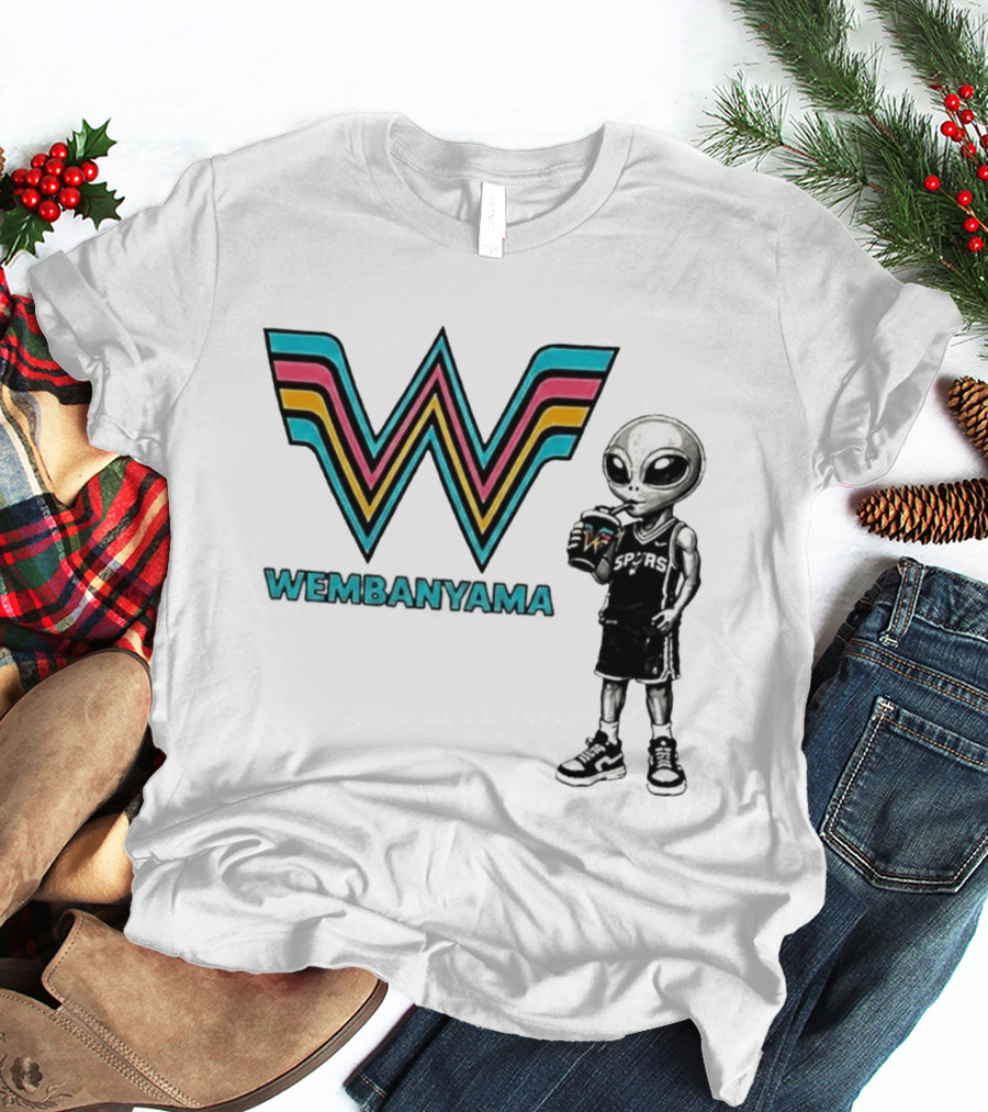 San Antonio Spurs Wembanyama Alien Drinking Spurs T-Shirt