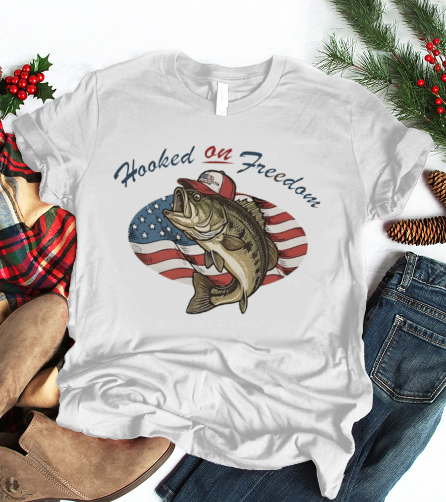 Hooked On Freedom American Flag 1776 250th Anniversary Bass Fish USA Hat Stars And Stripes T-Shirt