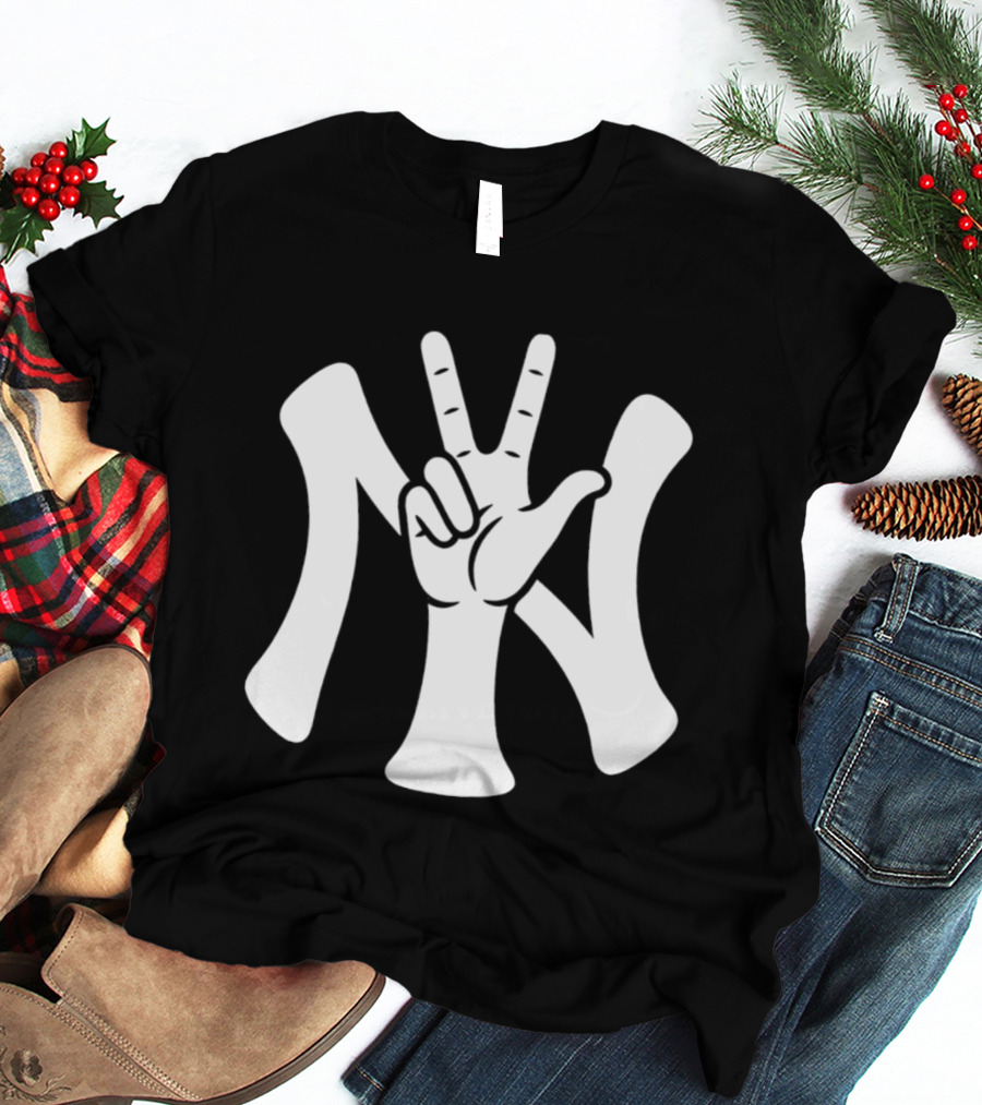 New York Yankees Peace Victory North Star Midwest Yankees Fan T-Shirt