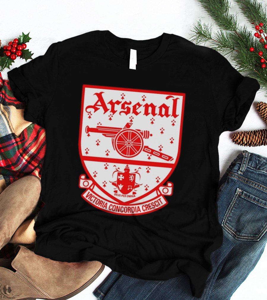 Arsenal FC Crest Deus Per Omnia Victoria Concordia Crescit T-Shirt