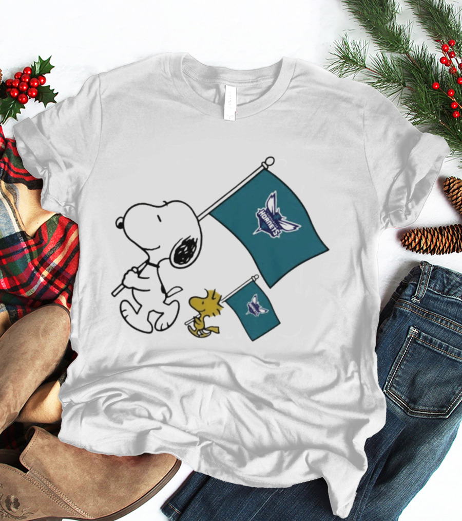 Snoopy And Woodstock Charlotte Hornets Flag Display T-Shirt