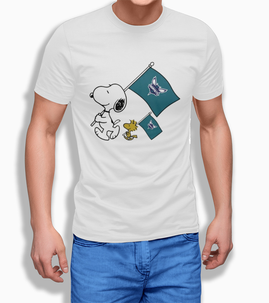 Snoopy And Woodstock Charlotte Hornets Flag Display T-Shirt