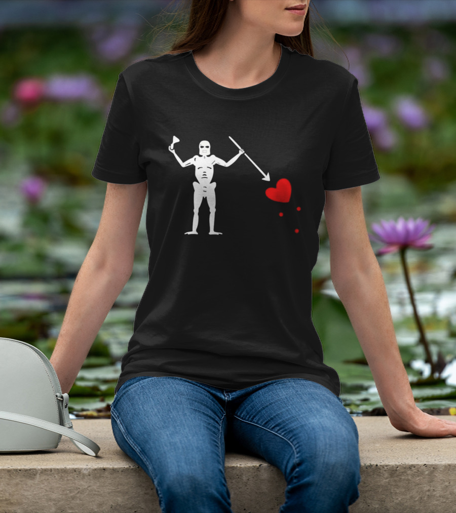 Skeleton With Spear And Heart Symbol Edward Blackbeard Teach T-Shirt