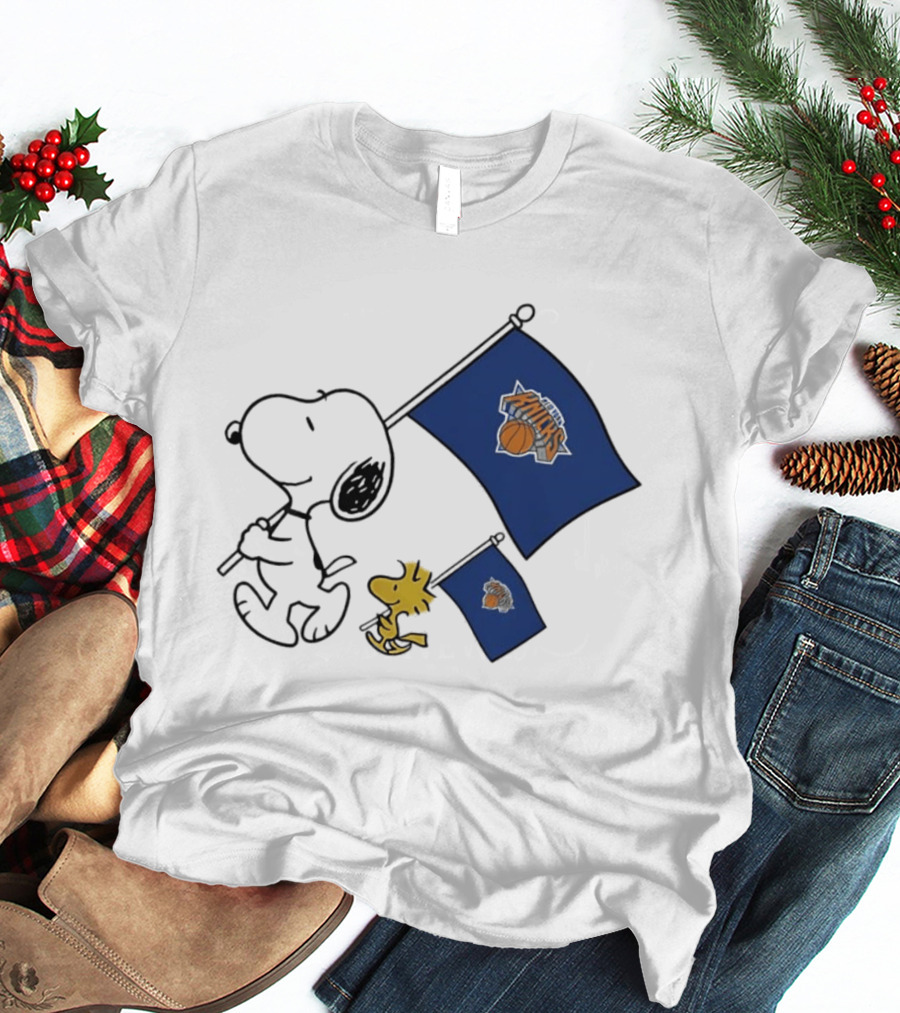 Snoopy Woodstock New York Knicks Flags Cheer T-Shirt