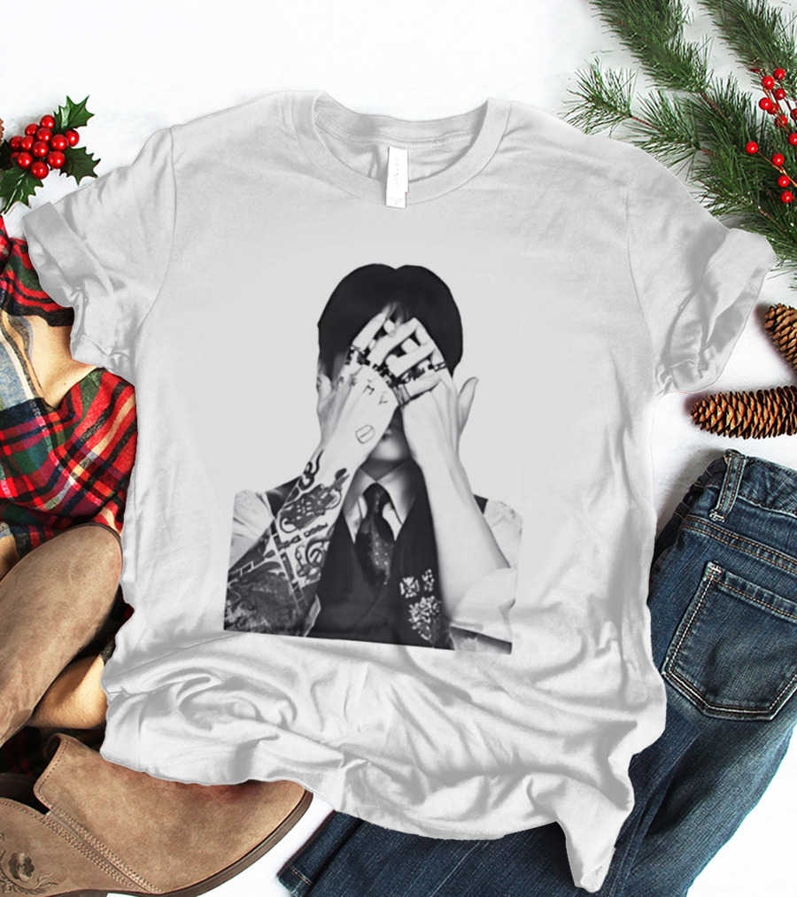 Jungkook BTS Tattoo Hands Rings Black And White Aesthetic T-Shirt
