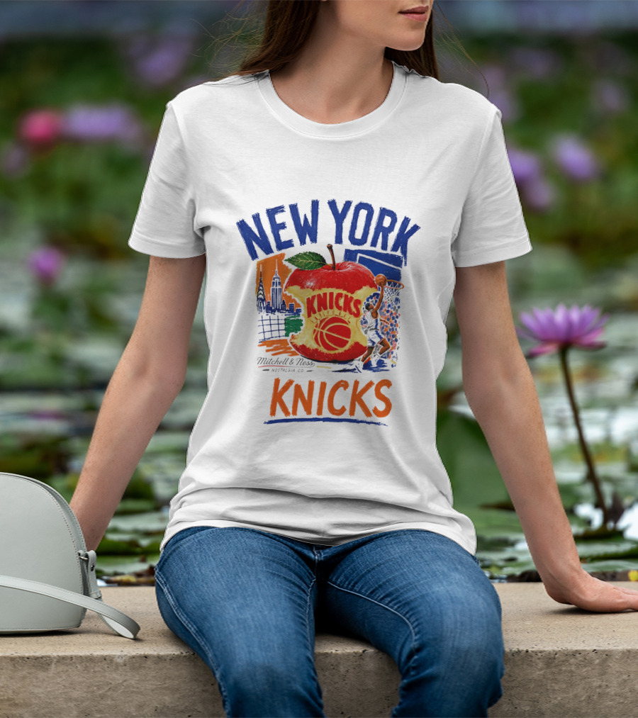 New York Knicks Mitchell & Ness Nostalgia Co Concrete Apple Basketball Scene T-Shirt