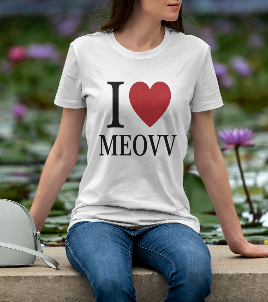 I Heart Meovv T-Shirt