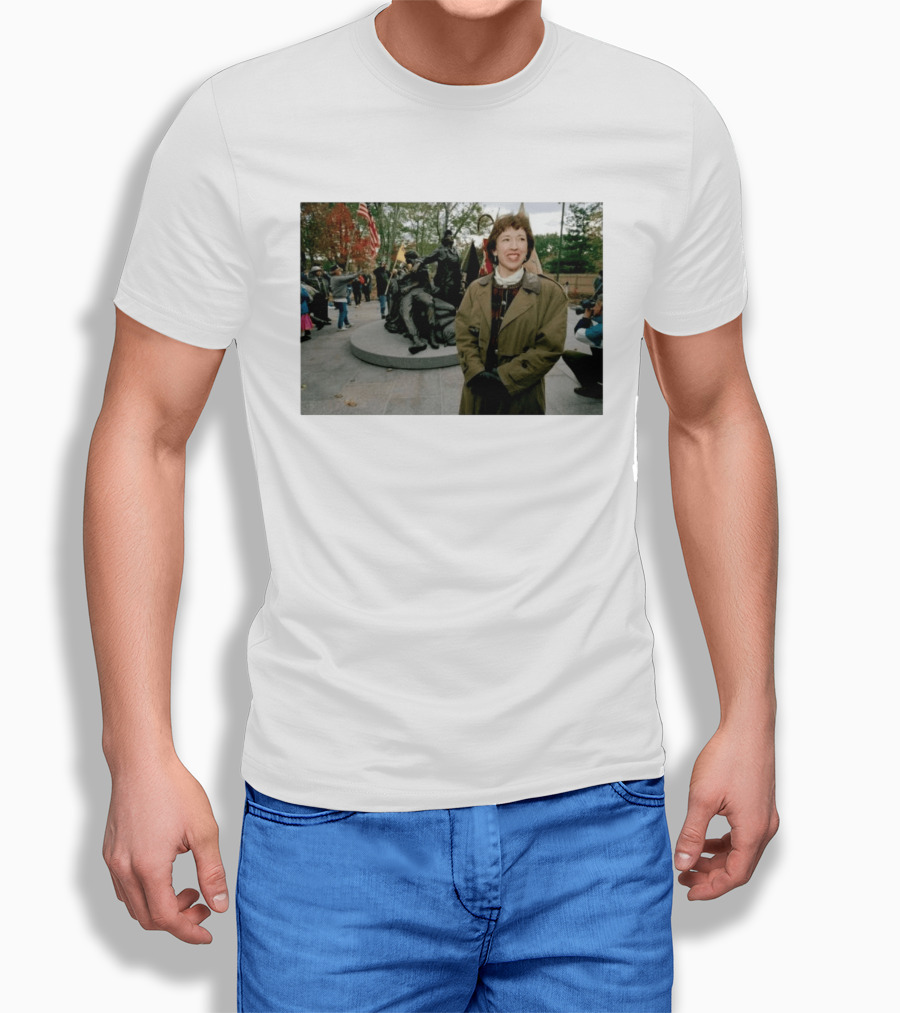 Diane Carlson Evans Vietnam Women's Memorial Campaign Leader Dies At 79 T-Shirt